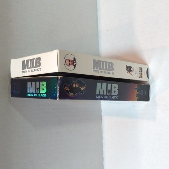 Amblin Columbia Men In Black 1 & 2 VHS Sci Fi Movie Tapes - Picture 5 of 7